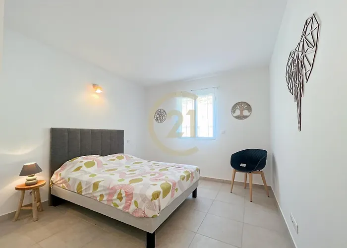 Апартаменты Ile Rousse T2 Proche Centre-ville
